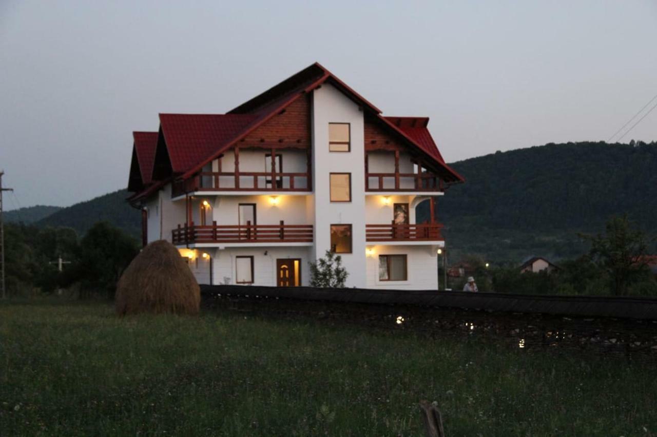Poeme Hotel Sighetu Marmaţiei Exterior foto